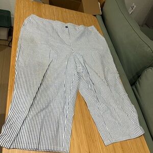 Denim & Co. 2 piece set: Top & Capris – Size 1X – Comfortable Cotton Blend